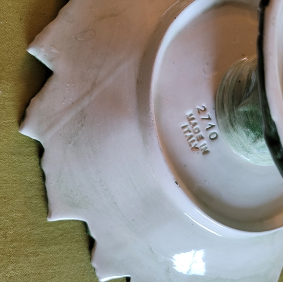 Grape leaves footed serving dish - Picture 4 of 6